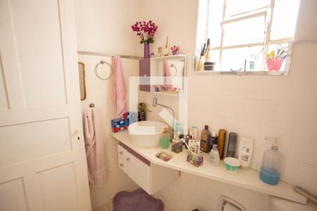 Casa à venda com 60m², 2 quartos e sem vaga Casa à venda com 60m², 2 quartos e sem vagaBANHEIRO