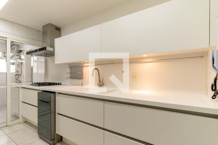 Apartamento à venda com 125m², 2 quartos e 2 vagasCozinha
