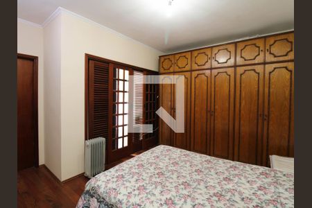 Casa à venda com 280m², 4 quartos e 5 vagasSuíte 2