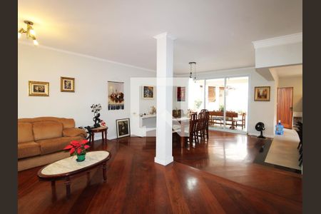 Casa à venda com 280m², 4 quartos e 5 vagasSala