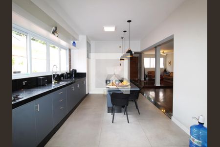 Casa à venda com 280m², 4 quartos e 5 vagasCozinha