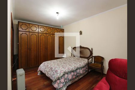 Casa à venda com 280m², 4 quartos e 5 vagasSuíte 2