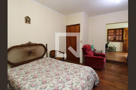 Casa à venda com 280m², 4 quartos e 5 vagasSuíte 2