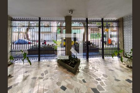 Apartamento à venda com 62m², 2 quartos e 1 vaga Apartamento à venda com 62m², 2 quartos e 1 vagaFachada e portaria