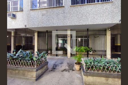 Apartamento à venda com 62m², 2 quartos e 1 vaga Apartamento à venda com 62m², 2 quartos e 1 vagaFachada e portaria