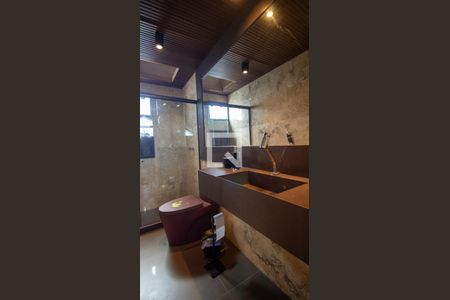 Casa de condomínio à venda com 657m², 5 quartos e 3 vagasBanheiro do Sotão