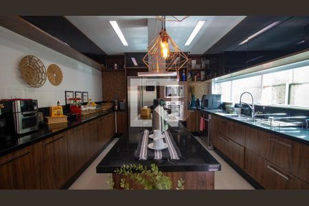 Casa de condomínio à venda com 657m², 5 quartos e 3 vagasCozinha