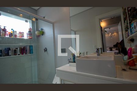 Casa de condomínio à venda com 657m², 5 quartos e 3 vagasBanheiro da Suíte 1