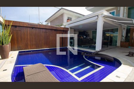 Casa de condomínio à venda com 657m², 5 quartos e 3 vagasPiscina