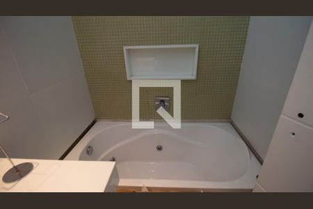 Casa de condomínio à venda com 657m², 5 quartos e 3 vagasBanheiro da Suíte 2