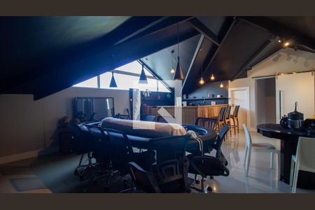 Casa de condomínio à venda com 657m², 5 quartos e 3 vagasSotão