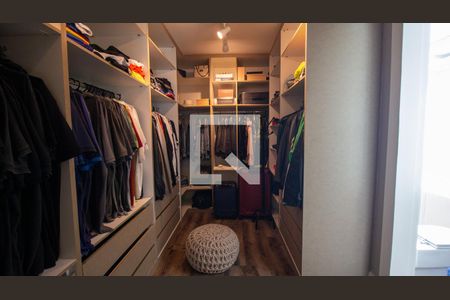 Casa de condomínio à venda com 657m², 5 quartos e 3 vagasCloset da Suíte 3