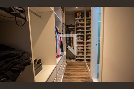 Casa de condomínio à venda com 657m², 5 quartos e 3 vagasCloset da Suíte 2