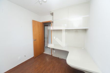 Quarto de apartamento para alugar com 3 quartos, 83m² em Buritis, Belo Horizonte
