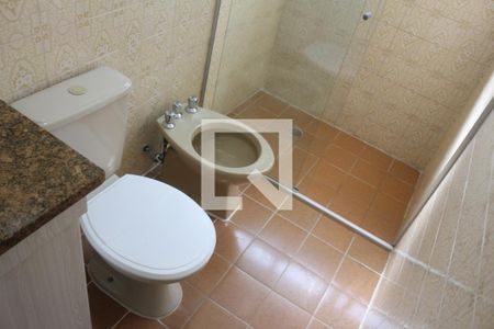 Casa à venda com 360m², 3 quartos e 6 vagasBanheiro da Suíte 1