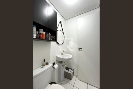 Banheiro  de apartamento para alugar com 1 quarto, 45m² em Vila Mira, São Paulo