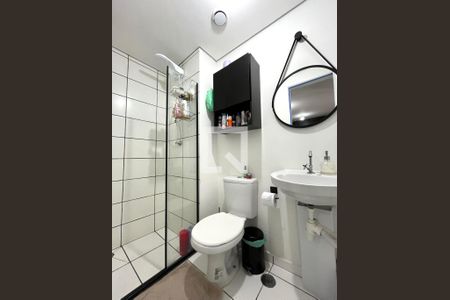 Banheiro  de apartamento para alugar com 1 quarto, 45m² em Vila Mira, São Paulo