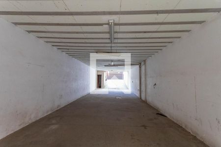 Garagem de casa à venda com 4 quartos, 330m² em Taboão, Diadema