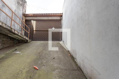Garagem de casa à venda com 4 quartos, 330m² em Taboão, Diadema