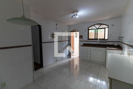 Casa para alugar com 203m², 4 quartos e 2 vagas Casa para alugar com 203m², 4 quartos e 2 vagasCozinha