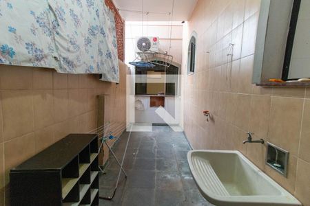 Casa para alugar com 203m², 4 quartos e 2 vagas Casa para alugar com 203m², 4 quartos e 2 vagasÁrea de Serviço