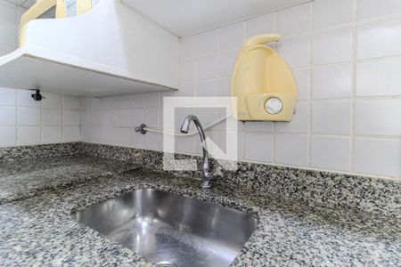 Cozinha de kitnet/studio para alugar com 1 quarto, 28m² em Higienópolis, São Paulo