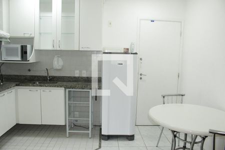 Sala/Cozinha de apartamento para alugar com 1 quarto, 28m² em Higienópolis, São Paulo
