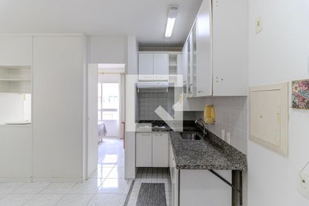 Cozinha de kitnet/studio para alugar com 1 quarto, 28m² em Higienópolis, São Paulo