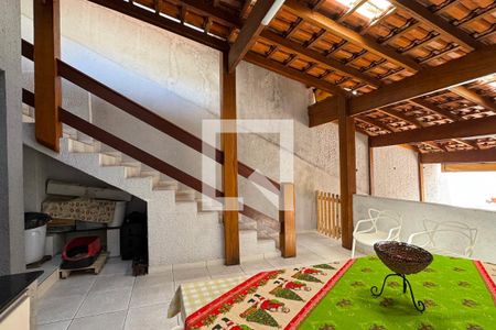 Casa à venda com 180m², 3 quartos e 2 vagasCobertura