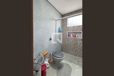 Casa à venda com 180m², 3 quartos e 2 vagasBanheiro 1