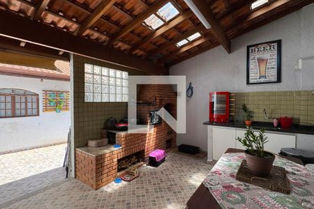 Casa à venda com 180m², 3 quartos e 2 vagasChurrasqueira