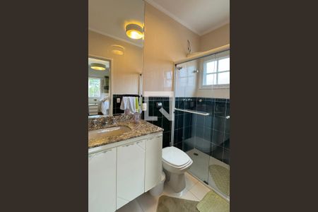 Casa de condomínio à venda com 360m², 4 quartos e 4 vagasBanheiro da Suíte 2