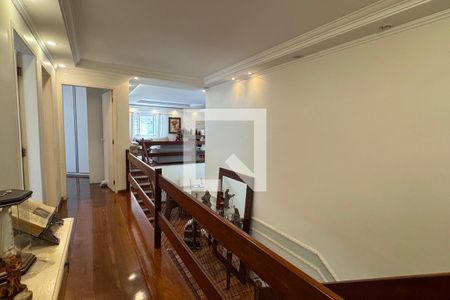 Casa de condomínio à venda com 360m², 4 quartos e 4 vagasHall