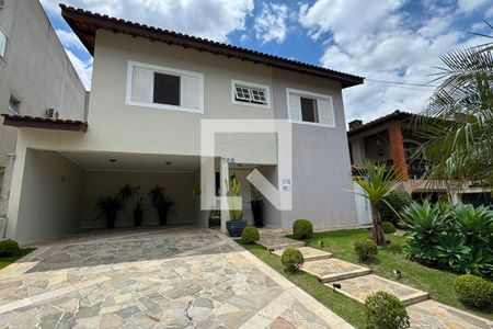 Casa de condomínio à venda com 360m², 4 quartos e 4 vagasGaragem