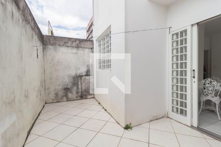 Casa à venda com 150m², 5 quartos e 3 vagasCasa 2 - Área de Serviço