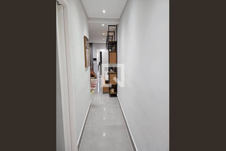 Casa à venda com 104m², 3 quartos e 2 vagasCorredor