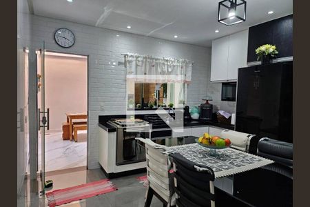 Casa à venda com 104m², 3 quartos e 2 vagasCozinha