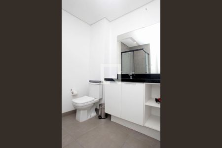 Banheiro de kitnet/studio à venda com 1 quarto, 24m² em Centro Histórico, Porto Alegre