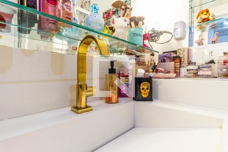 Apartamento à venda com 199m², 3 quartos e sem vagaBanheiro da Suíte