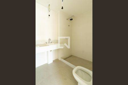 Apartamento à venda com 140m², 3 quartos e 2 vagas Apartamento à venda com 140m², 3 quartos e 2 vagasDetalhe do banheiro da suíte 3