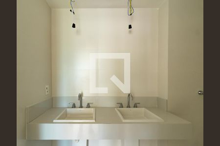 Apartamento à venda com 140m², 3 quartos e 2 vagas Apartamento à venda com 140m², 3 quartos e 2 vagasBanheiro da suíte 3