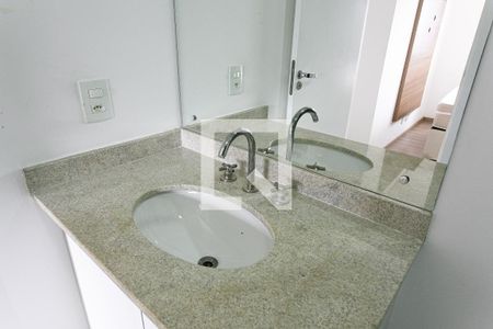 Apartamento à venda com 70m², 2 quartos e 1 vaga Apartamento à venda com 70m², 2 quartos e 1 vagaBanheiro da Suíte