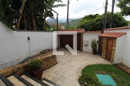 Casa à venda com 470m², 4 quartos e 2 vagasFrente da casa