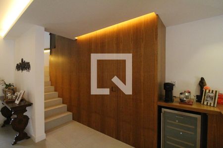 Casa à venda com 470m², 4 quartos e 2 vagasLavabo