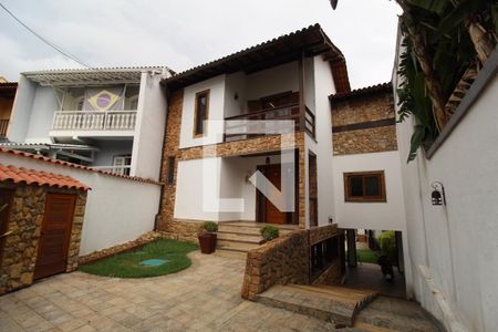 Casa à venda com 470m², 4 quartos e 2 vagasFrente da casa