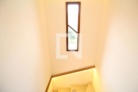 Casa à venda com 470m², 4 quartos e 2 vagasSala - Escada para os quartos