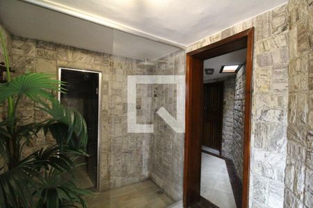 Casa à venda com 470m², 4 quartos e 2 vagasSauna