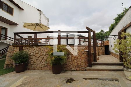 Casa à venda com 470m², 4 quartos e 2 vagasPiscina