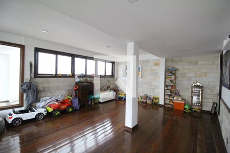 Casa à venda com 470m², 4 quartos e 2 vagasSalão de festa