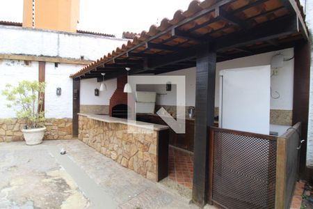 Casa à venda com 470m², 4 quartos e 2 vagasChurrasqueira
